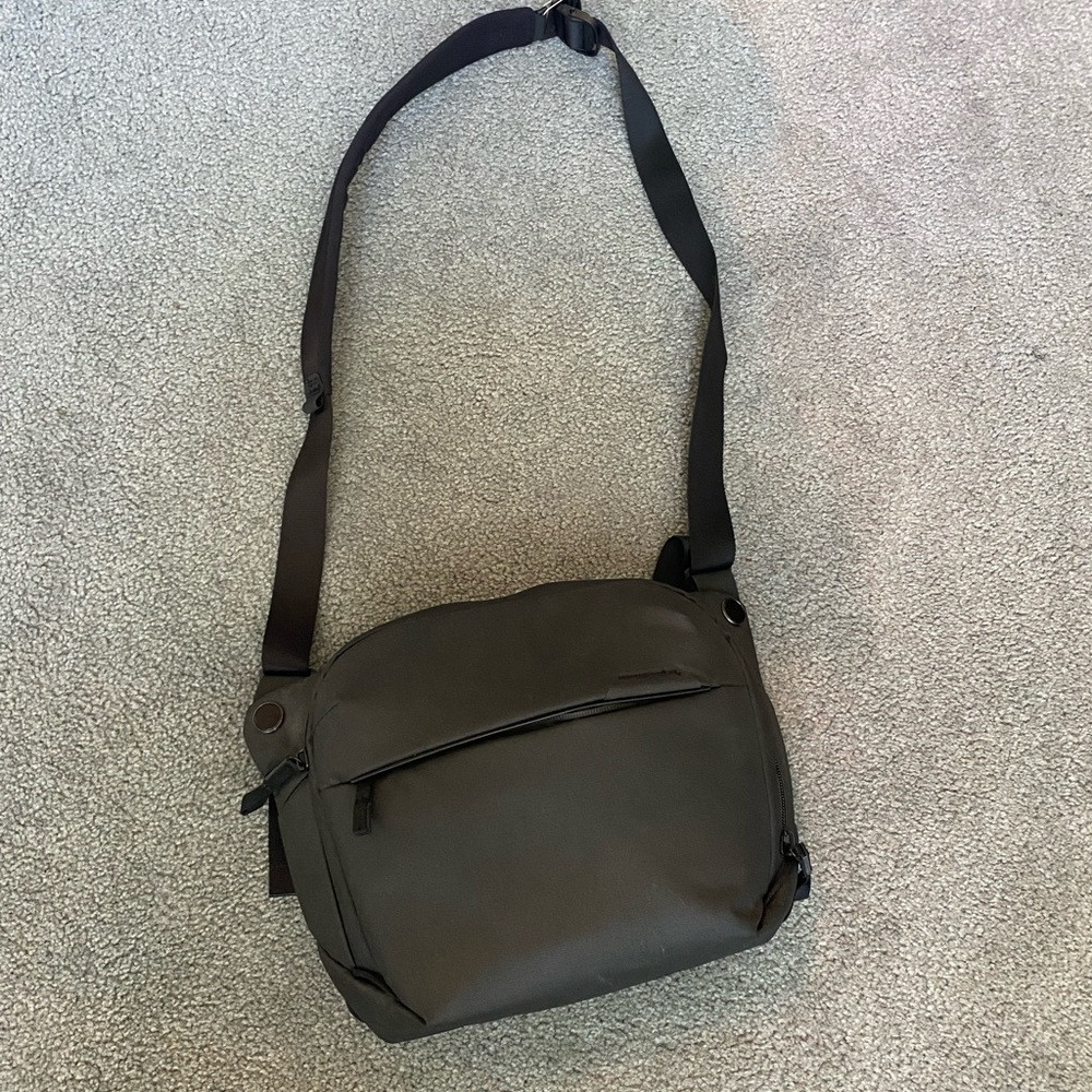 Peak Design Everyday Sling 6L